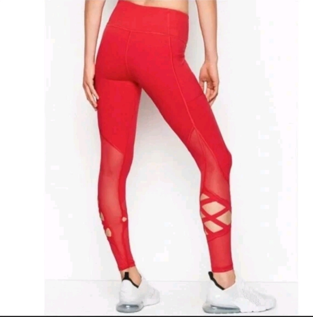 Victoria’s Secret Victoria Sport Knockout Red Leggings Women's Size Small CutOut